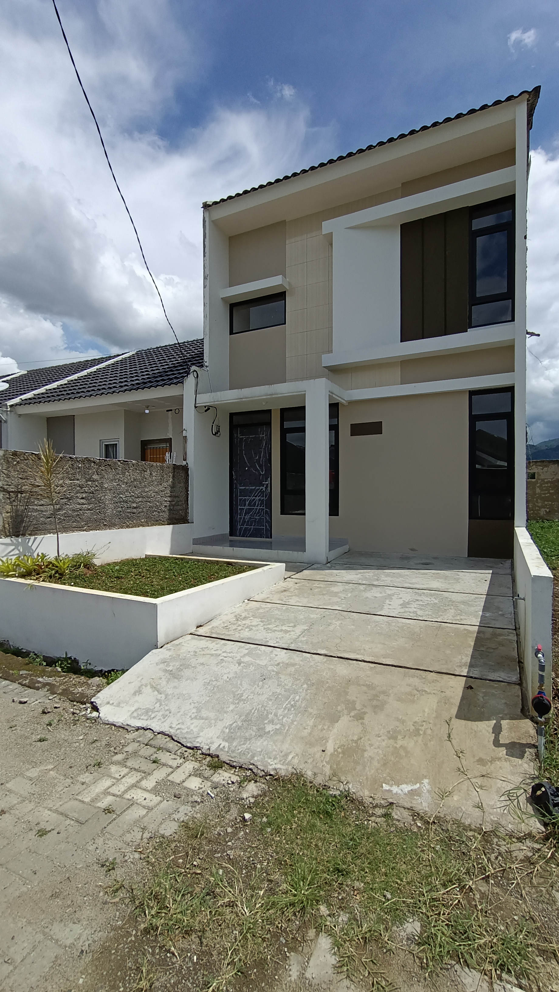 rumah primary gland property